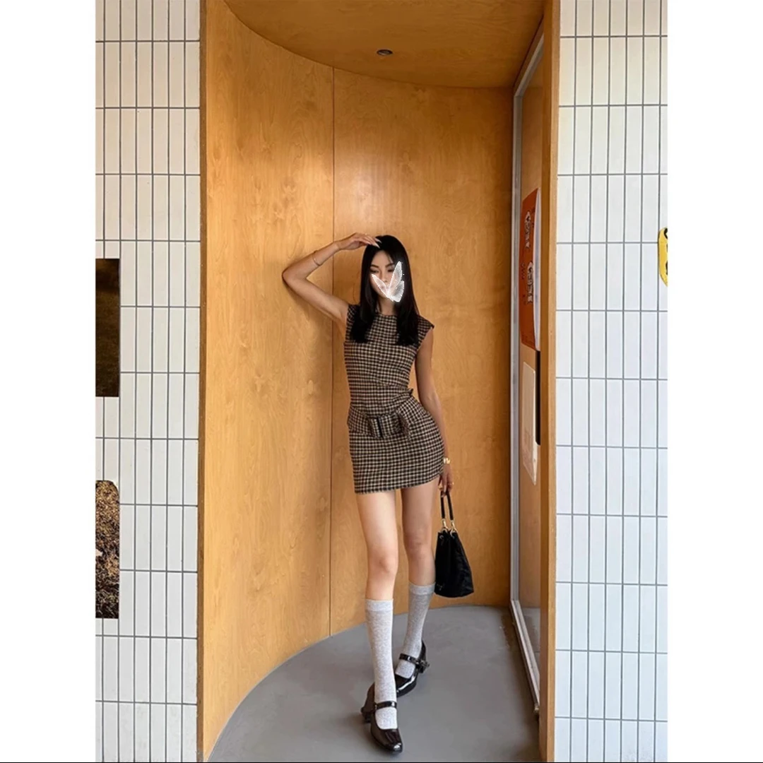 优秀的金蘑菇韩系复古氛围感气质显瘦格子背心连衣裙休闲包臀短裙