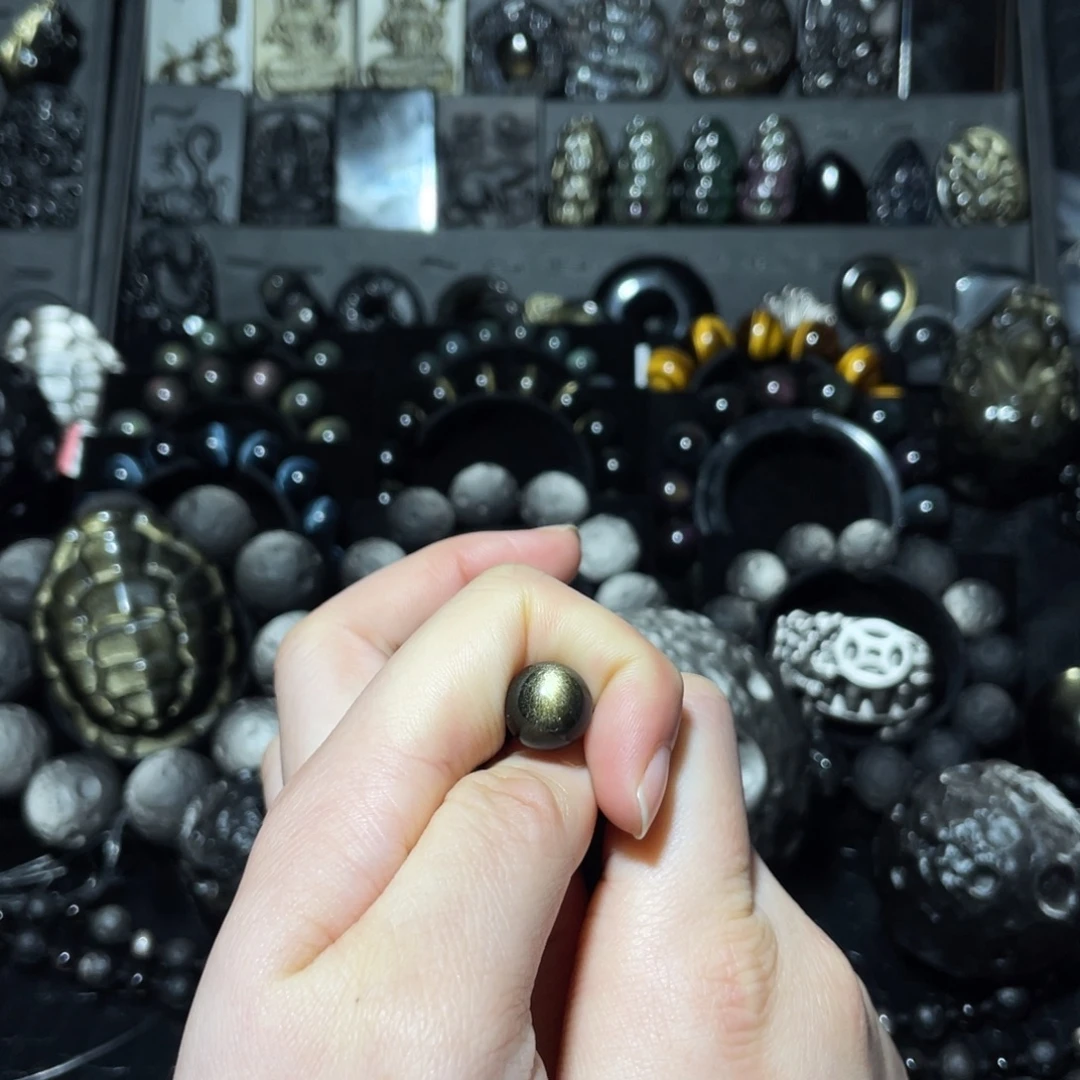 涔***溪黑曜岩未镶嵌珠宝奇石