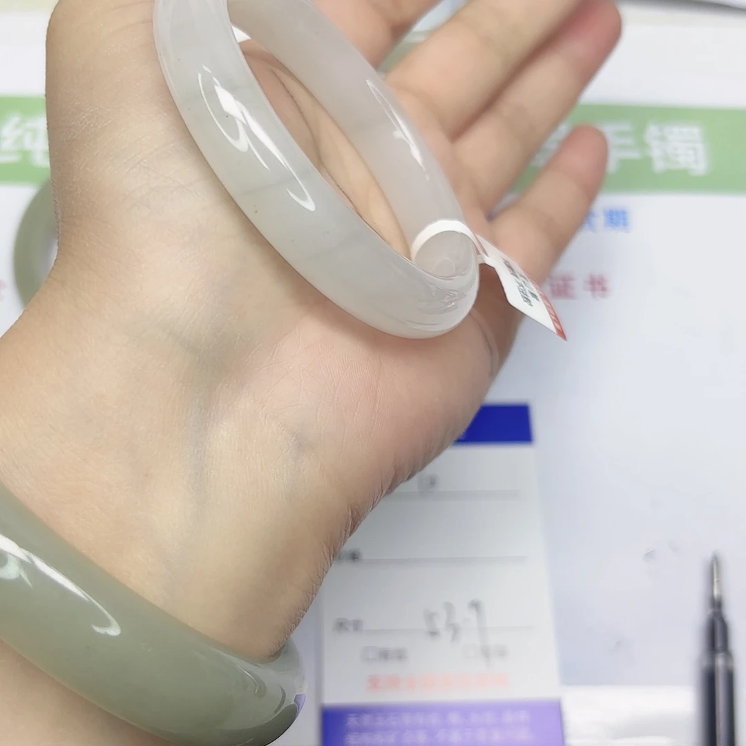 石英质玉未镶嵌手镯10/5453