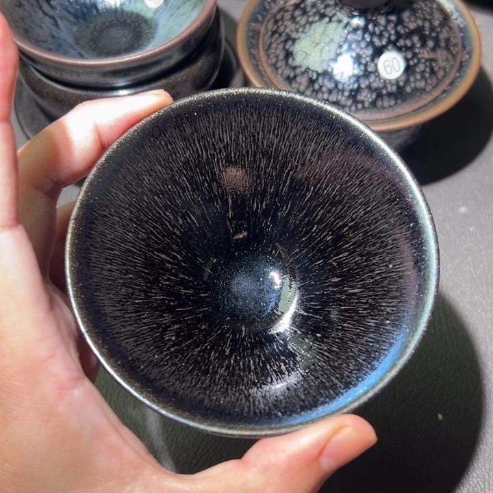 茶盏好想和她谈一下心了