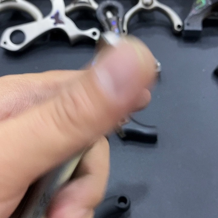 唧***唧3097号瑕疵蝴蝶裸弓
