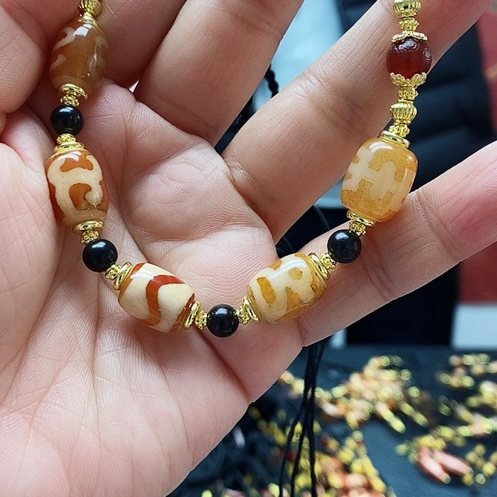 玛瑙/玉髓颈饰合金