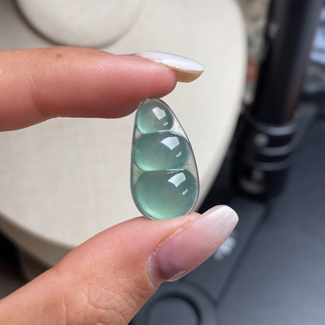 翡翠未镶嵌颈饰高冰晴绿色美清爽吸睛冰透水润四季豆