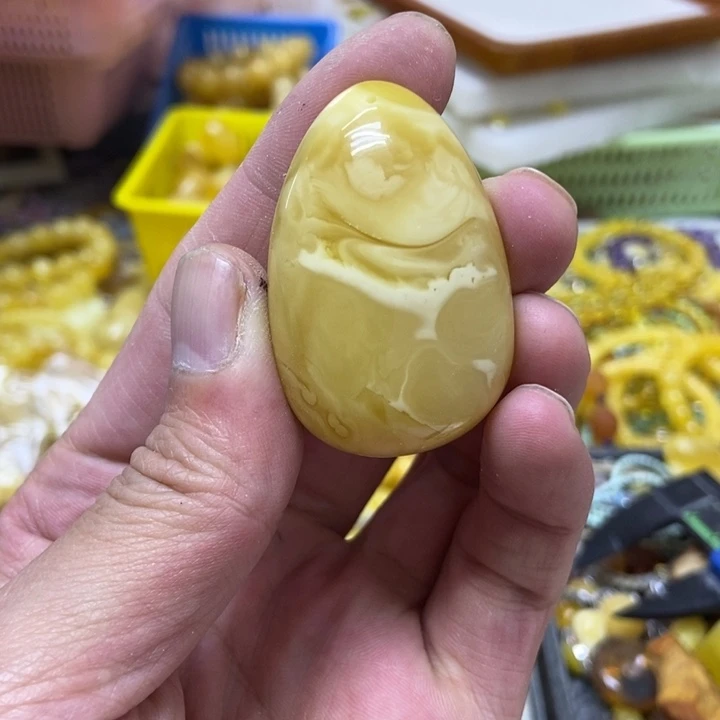 蜜蜡未镶嵌裸石吊坠