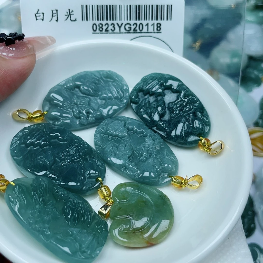 吊坠(不含链)未镶嵌翡翠