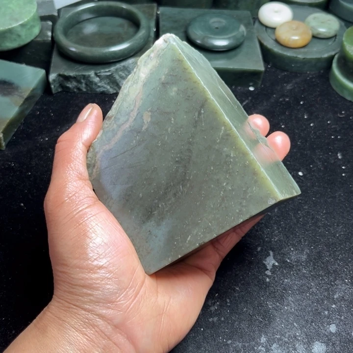 和田玉（糖玉）未镶嵌珠宝奇石