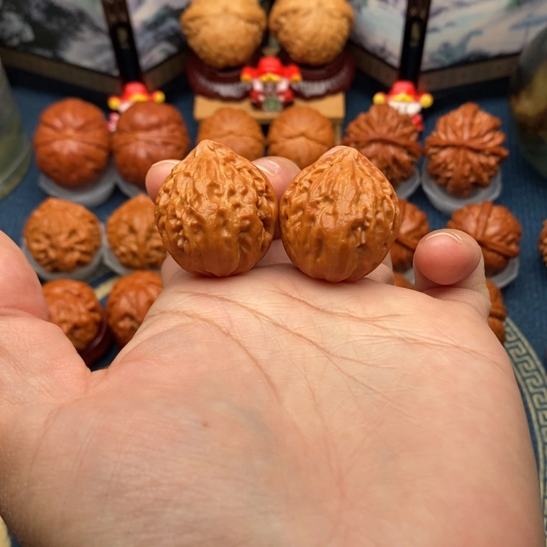 文玩核桃把件小水晶