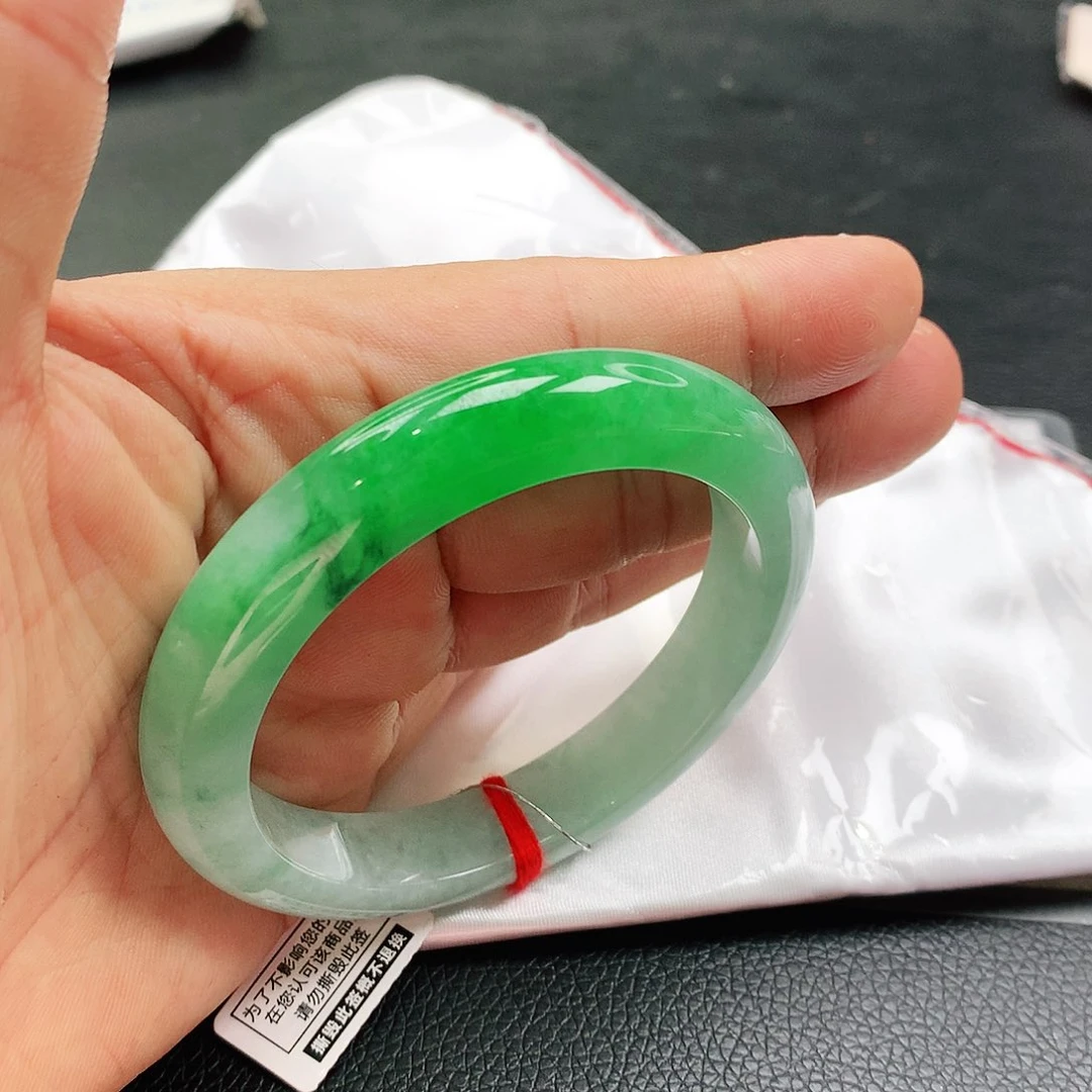 未镶嵌手镯翡翠天然翡翠手镯