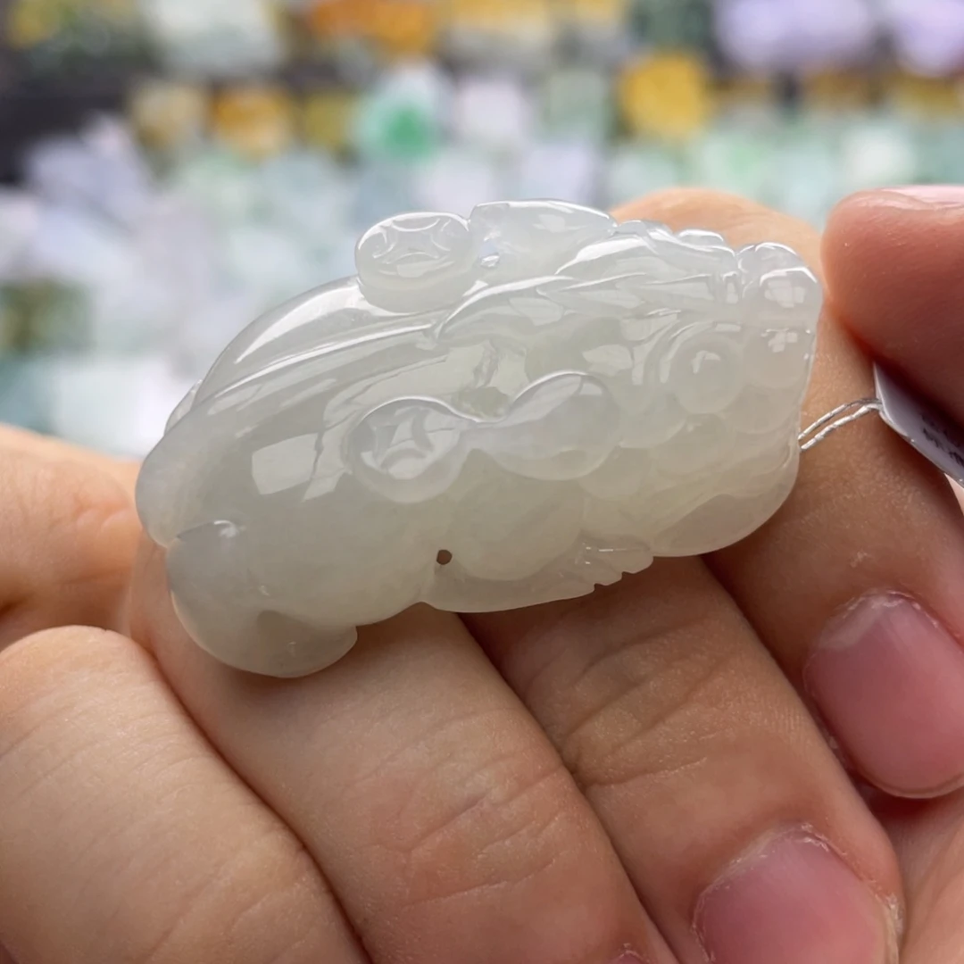 翡翠颈饰未镶嵌貔貅