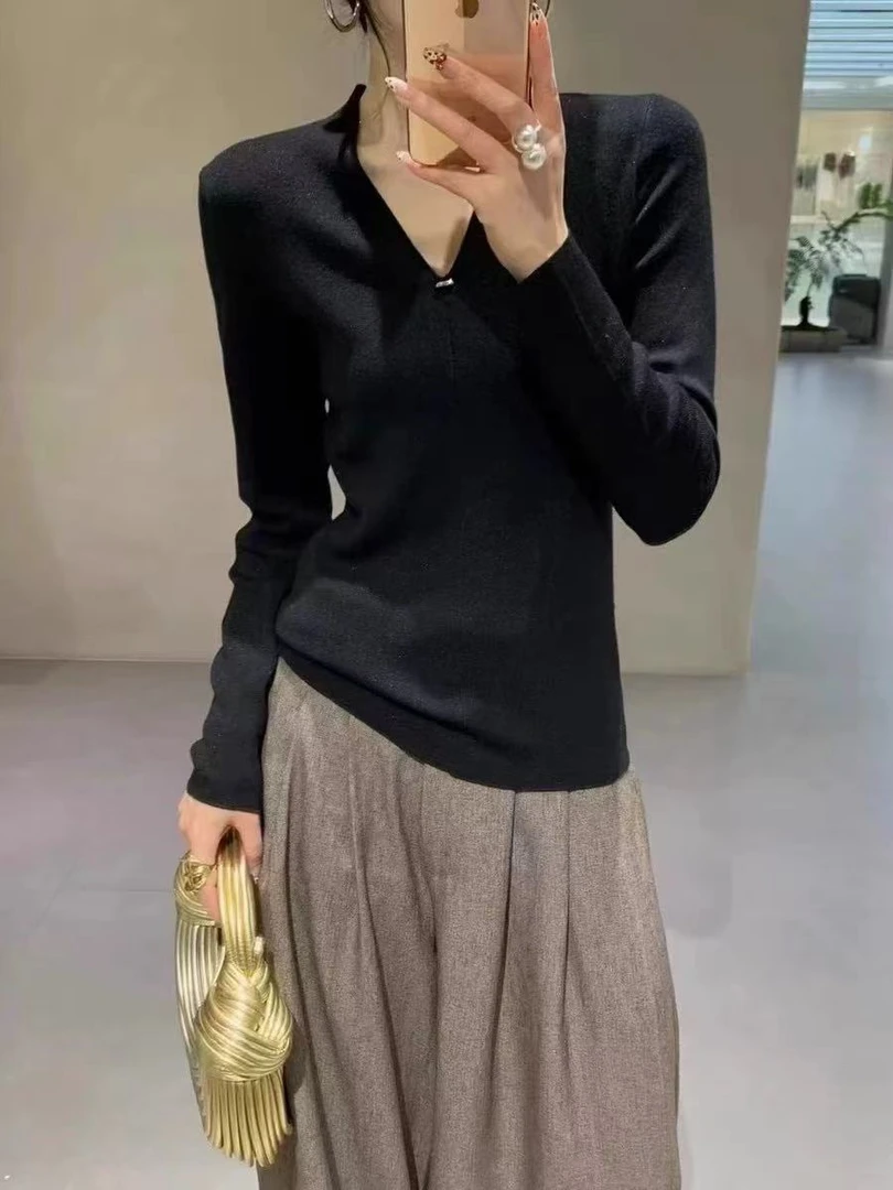 837 高级感中缝V领针织衫女秋冬新款2024长袖打底衫上衣修身