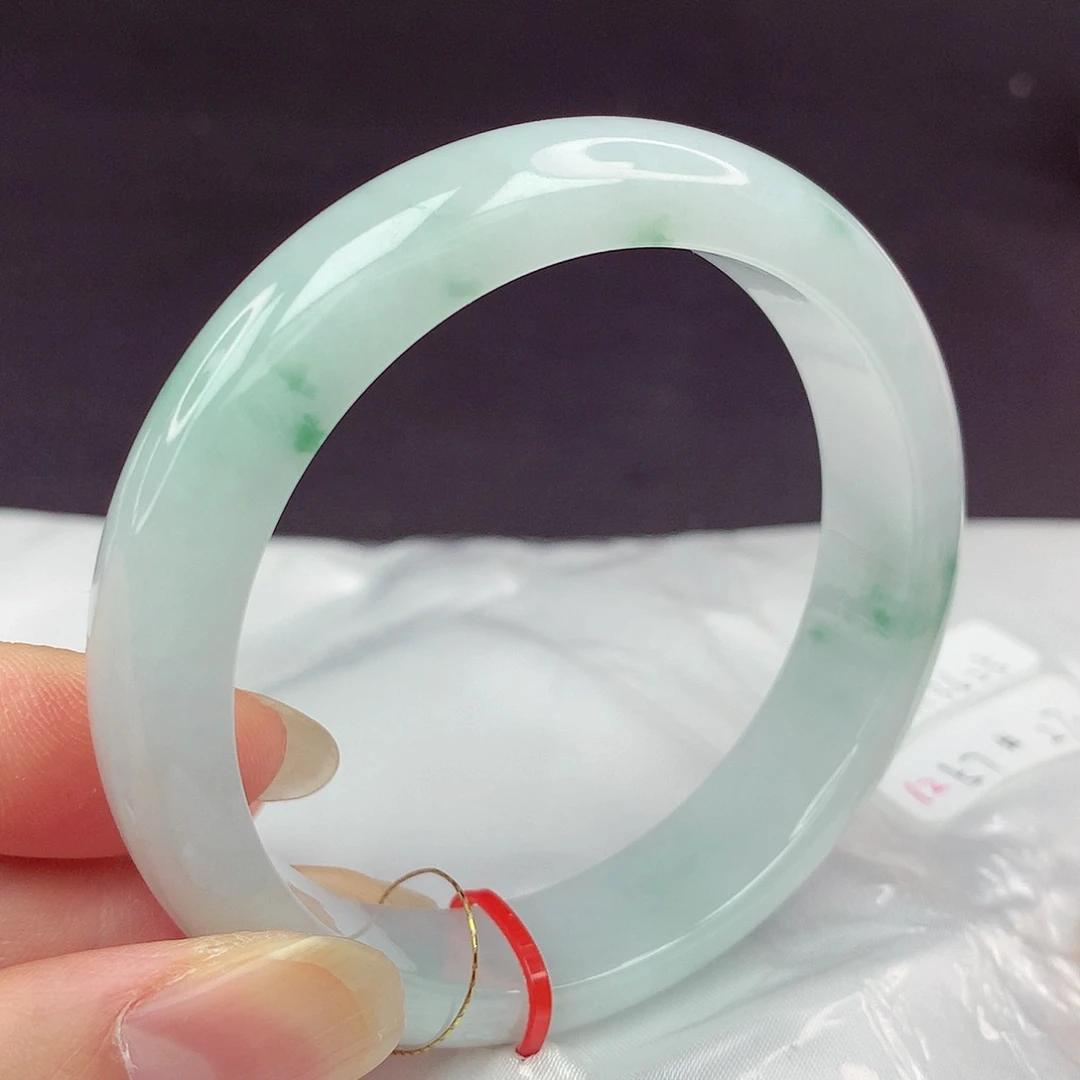翡翠手镯未镶嵌57圈625