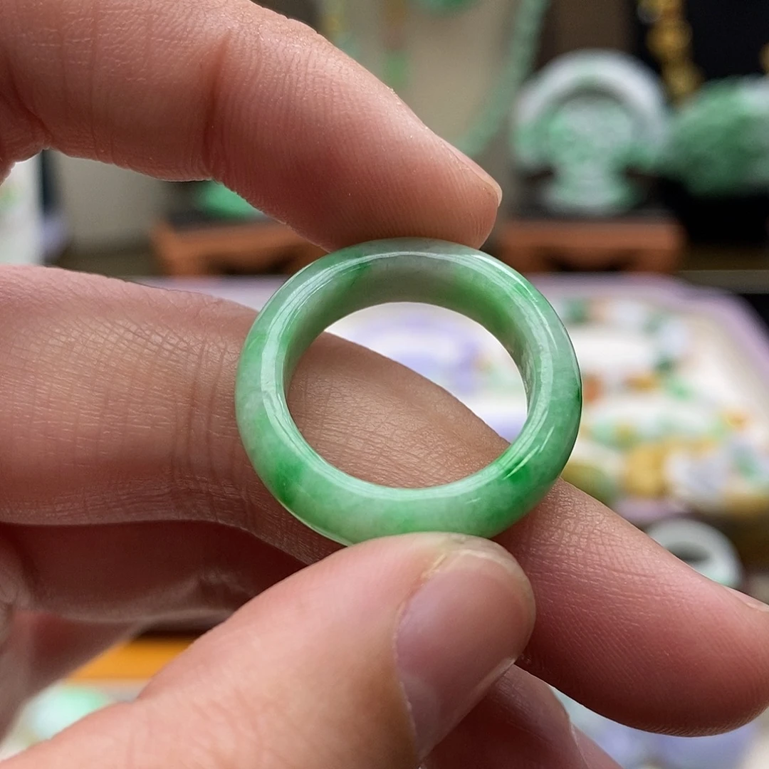 翡翠未镶嵌颈饰戒圈17