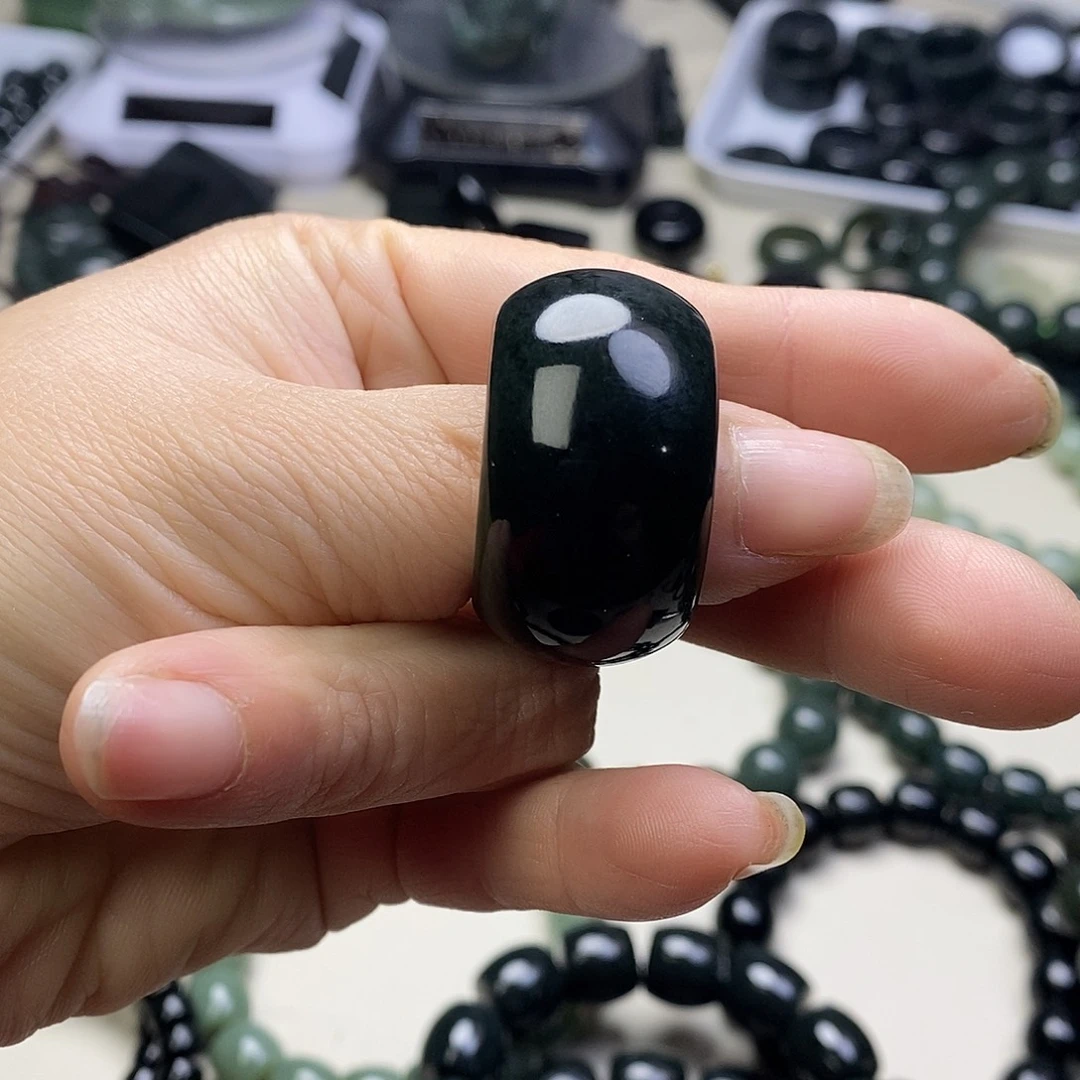 和田玉未镶嵌手链和田黑青玉扳指