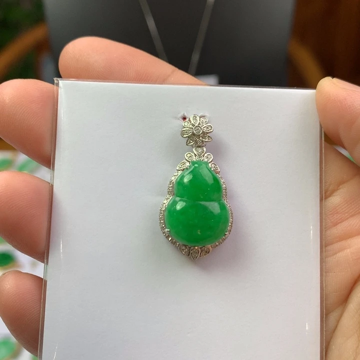 翡翠18K金镶嵌颈饰翡翠翡翠吊坠
