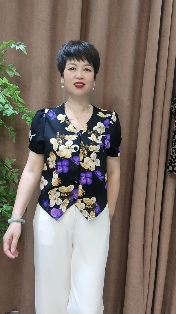 豆季短袖中老年冰弹丝破卡时尚潮流上衣