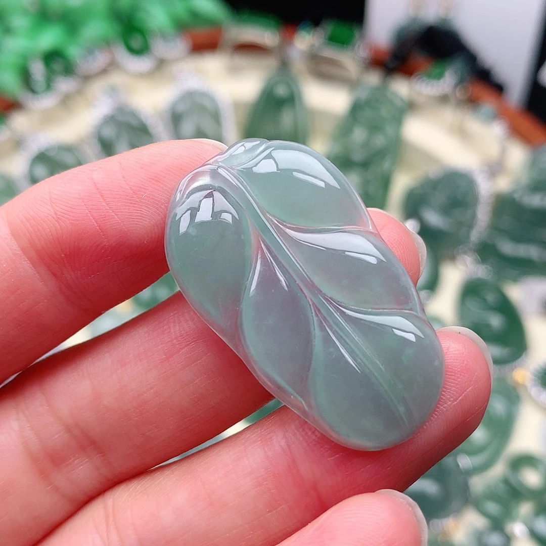 翡翠未镶嵌颈饰吊坠