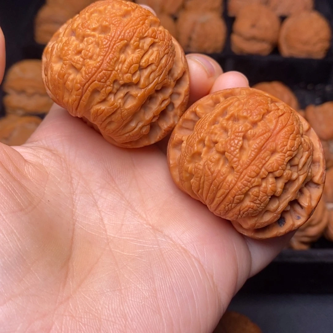 文玩核桃把件秦岭野生核桃