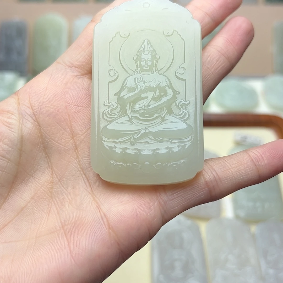 小***哥颈饰未镶嵌和田玉