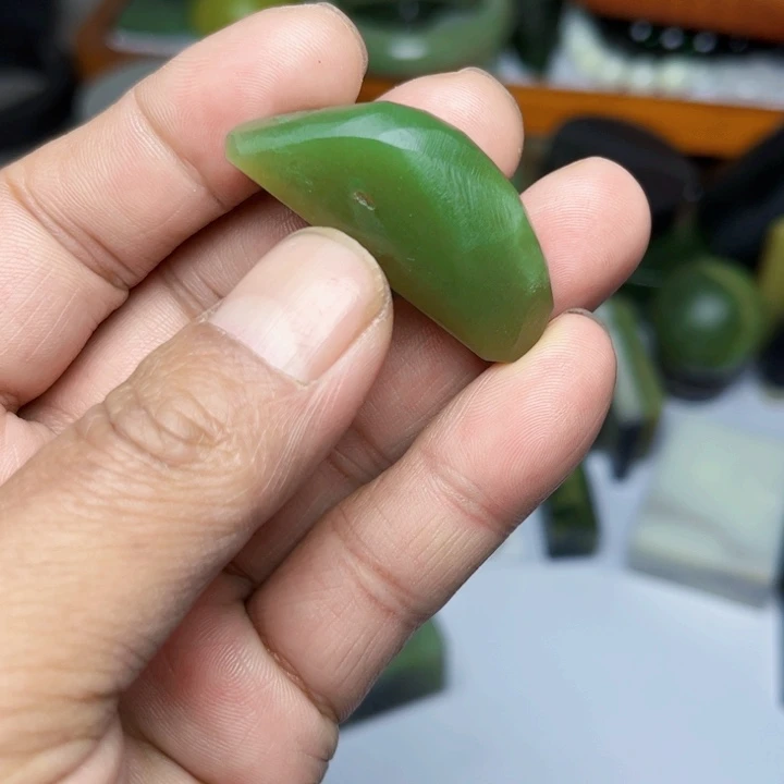 未镶嵌和田玉珠宝半成品