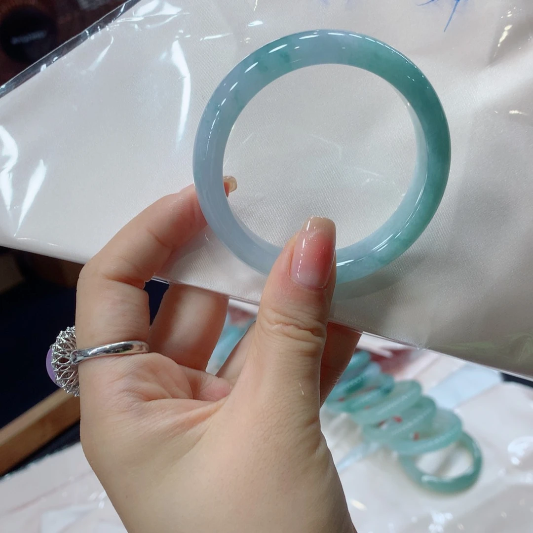 未镶嵌手镯翡翠买断