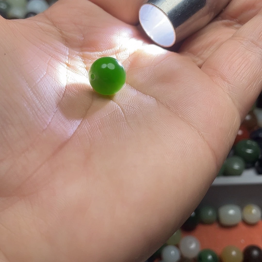 和田玉未镶嵌颈饰卖****儿