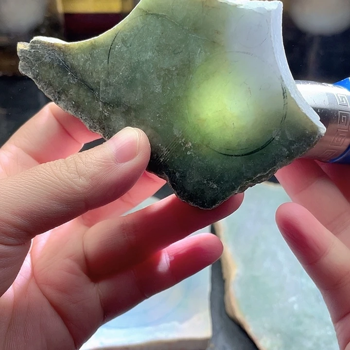 翡翠未镶嵌颈饰毛料5
