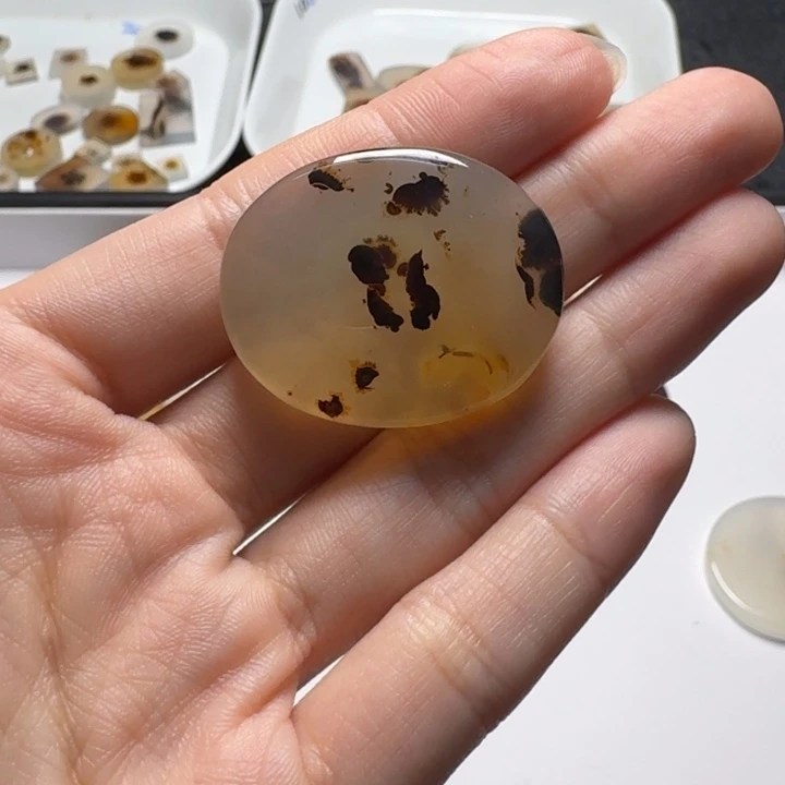 玛瑙/玉髓未镶嵌珠宝奇石