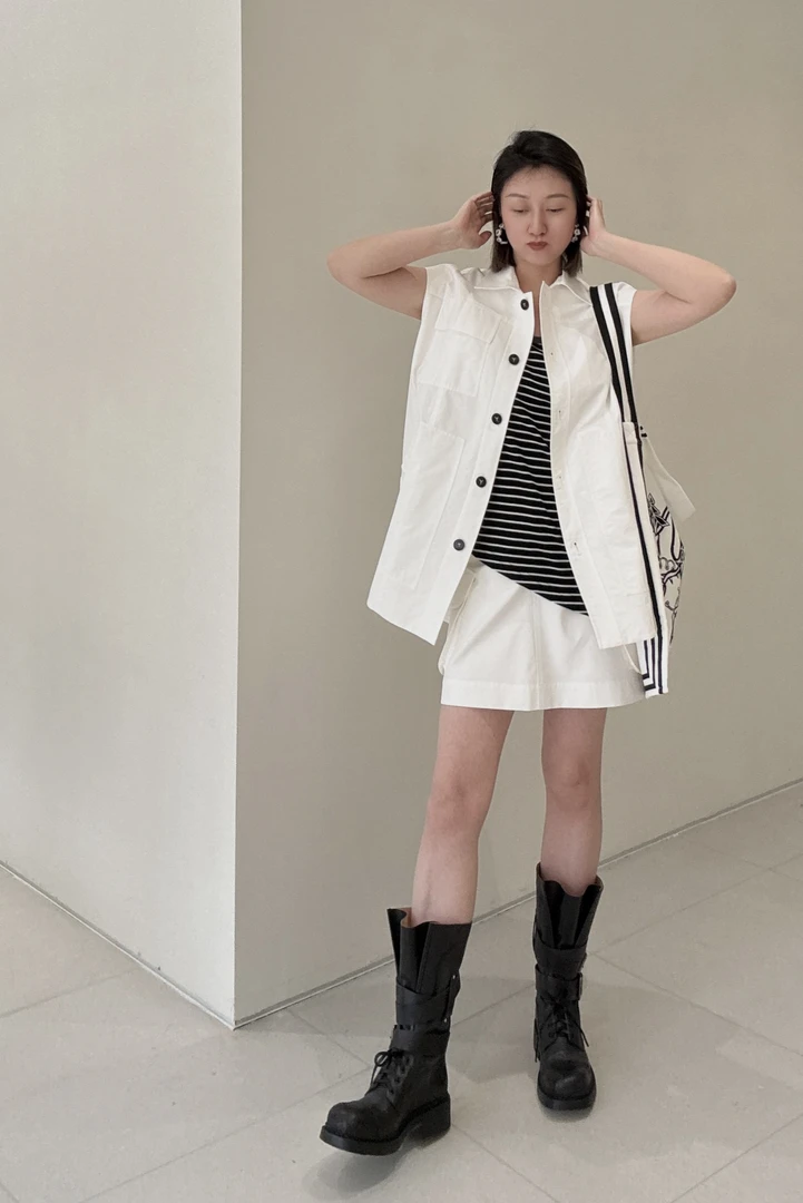 YOEYYOU 设计师品牌 25春夏新品 廓型翻领工装马夹
