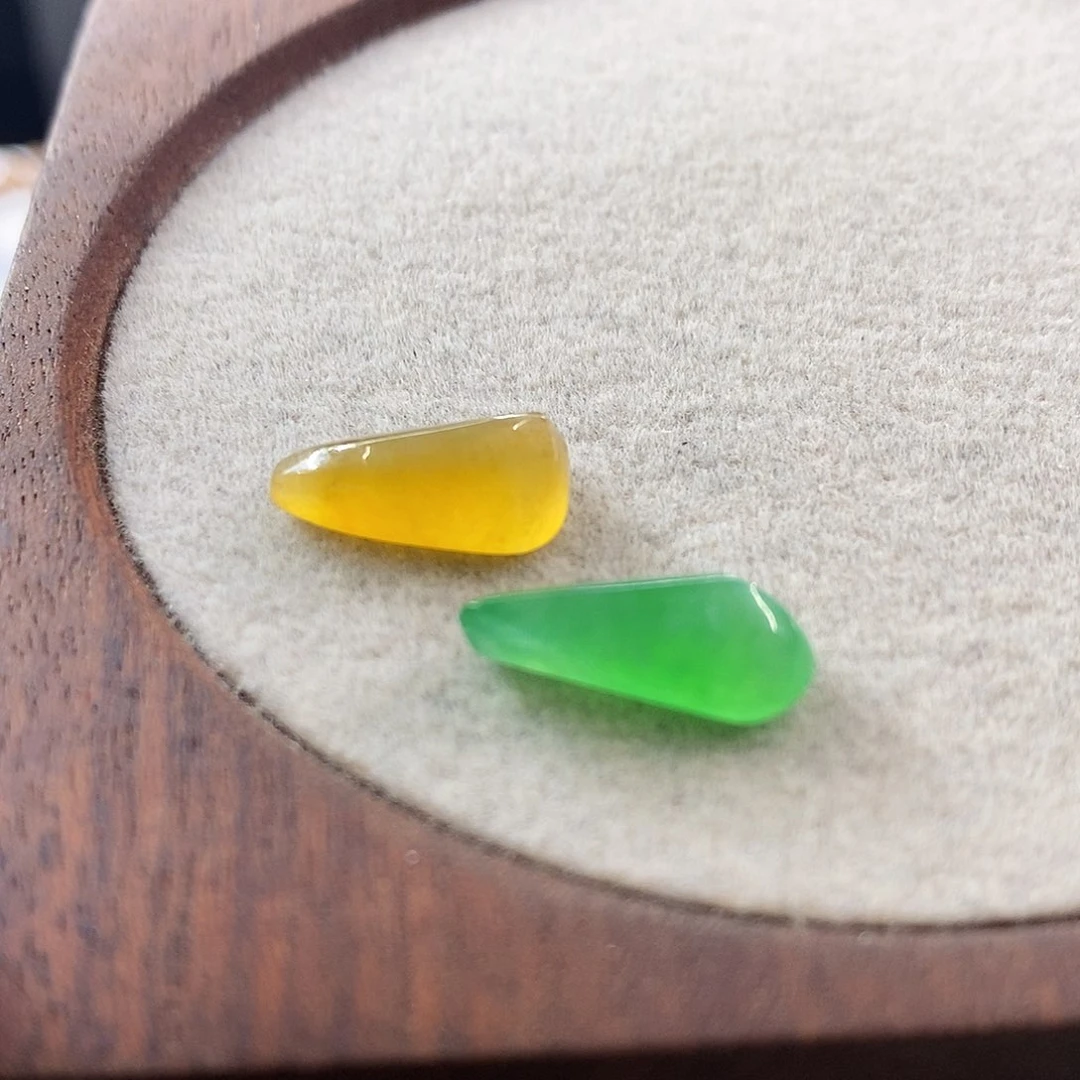 散珠翡翠黄与绿随形