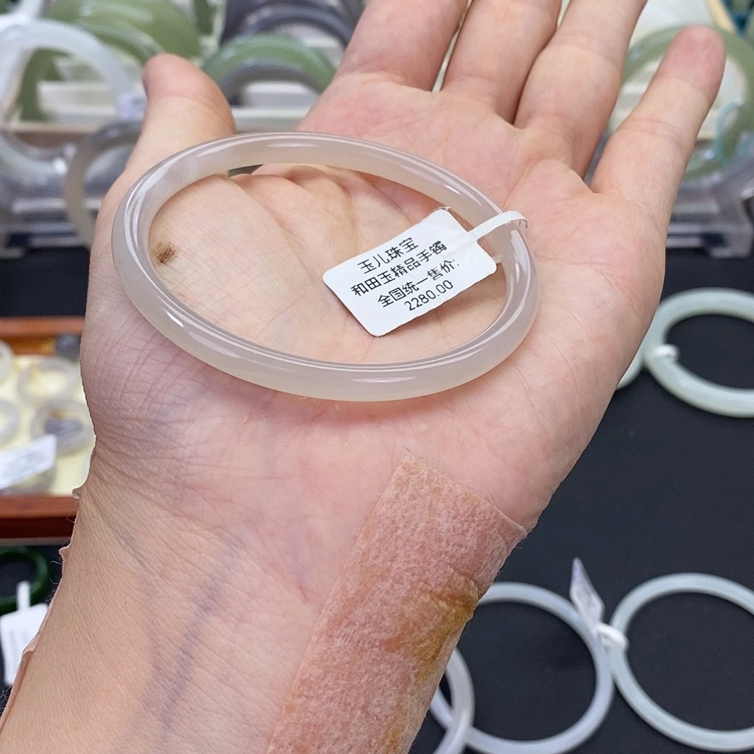 和田玉未镶嵌珠宝奇石56