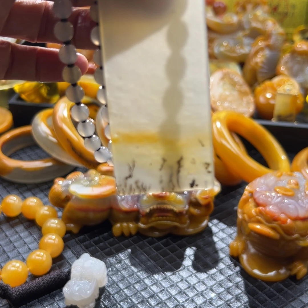 石英质玉未镶嵌颈饰