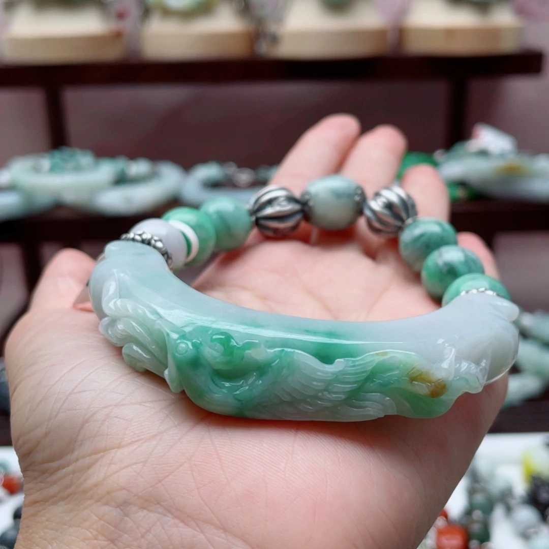 *****翡翠未镶嵌手链半镯
