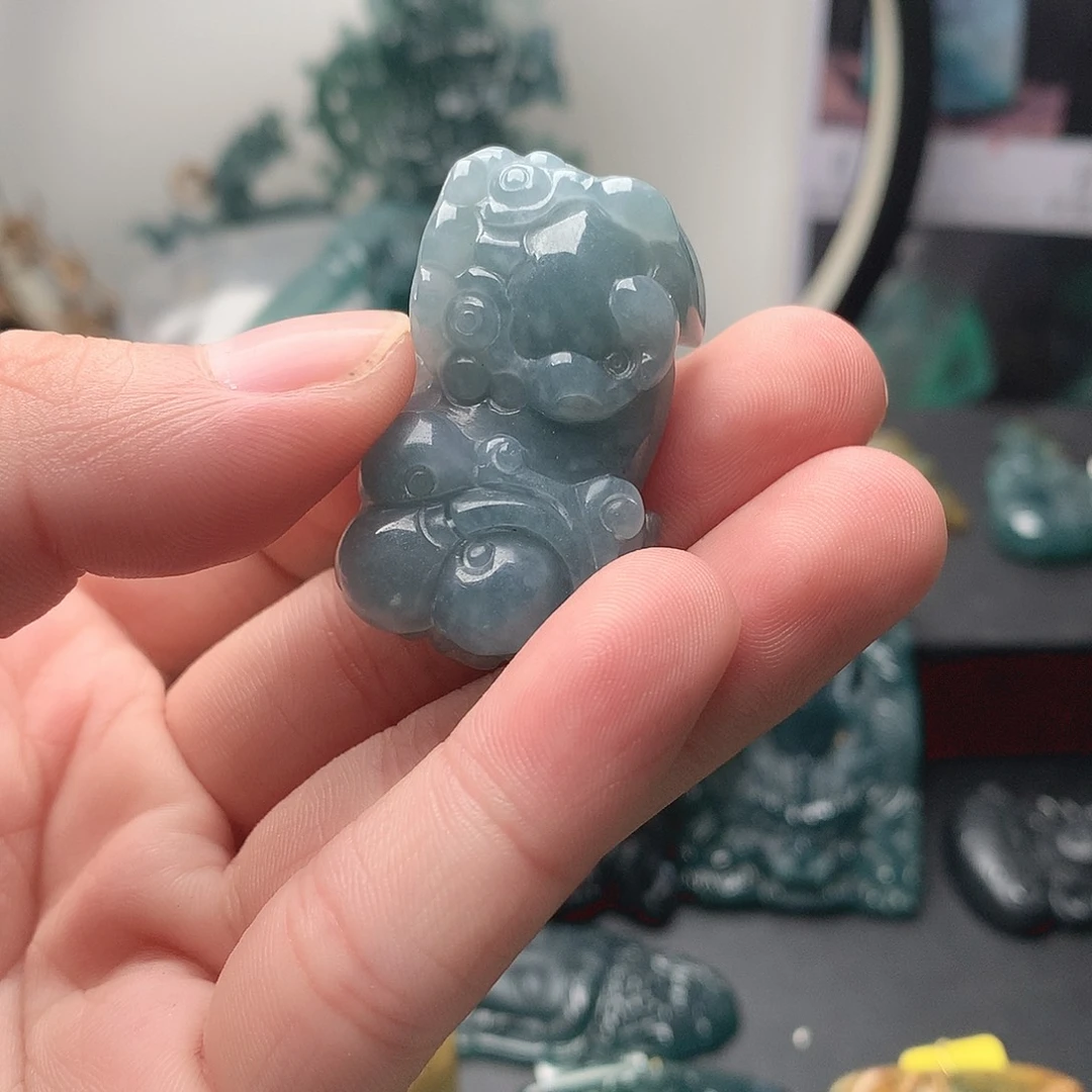 翡翠未镶嵌颈饰无