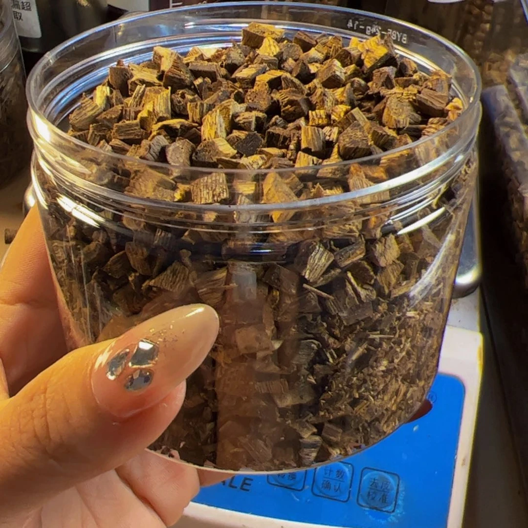 沉香沉香碎屑白棋乌身米粒