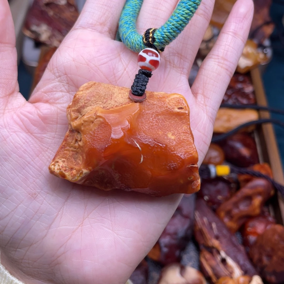 琥珀未镶嵌珠宝奇石