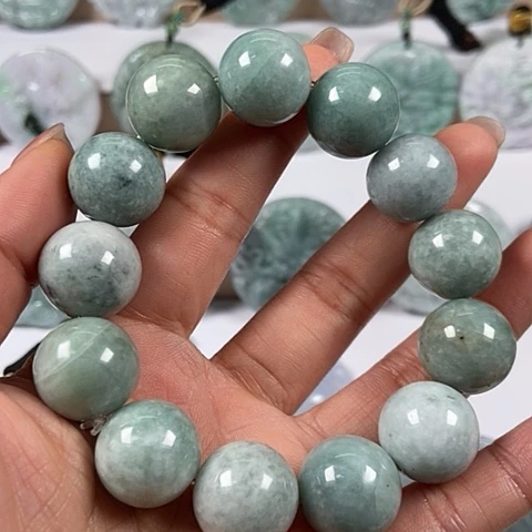 翡翠颈饰未镶嵌微瑕福利