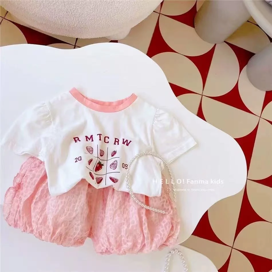 女宝宝夏季印花小草莓字母女宝卡通上衣女宝宝短裤套装SJ-R-B101