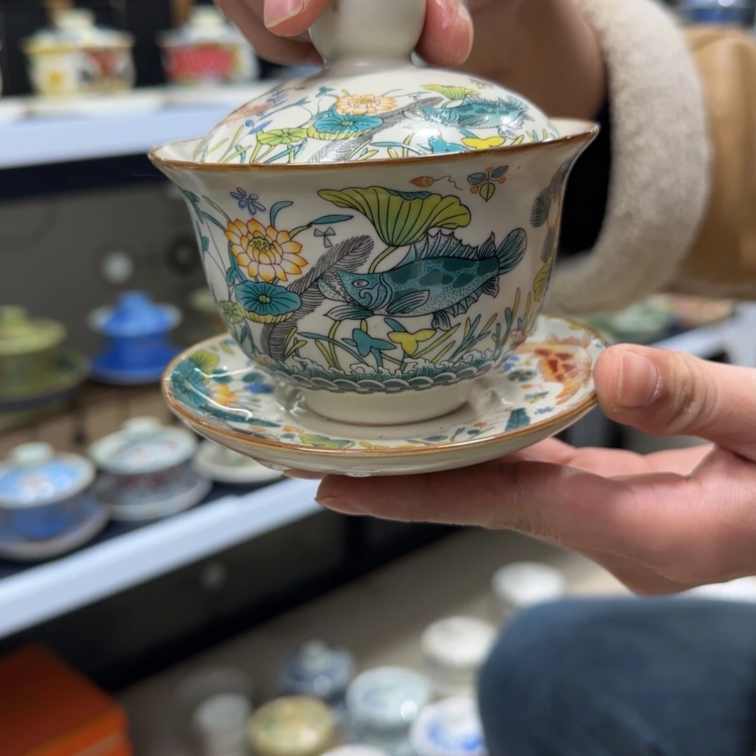 高温下的高温天气使人心情愉悦