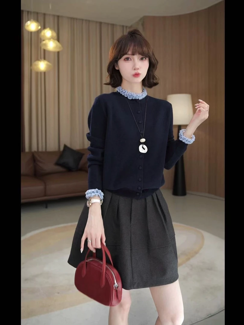 时尚木耳领绵针织开衫单排扣气质上衣新款+皮裙套装