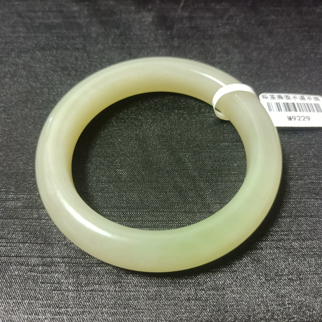 和田玉翠青手镯M9229
