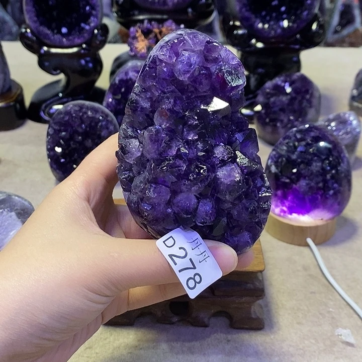 未镶嵌水晶大型摆件（非配饰）