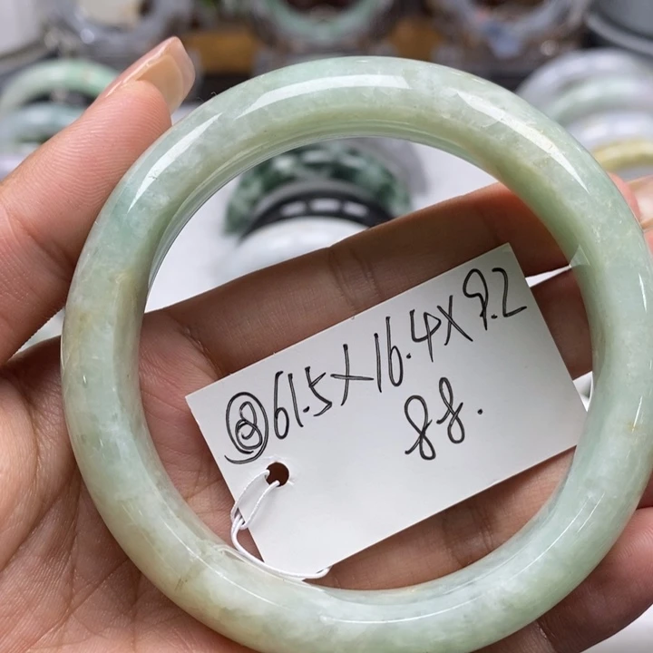 未镶嵌手镯（开口镯）翡翠