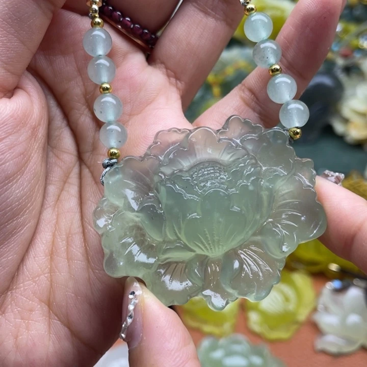 蛇纹石玉未镶嵌吊坠