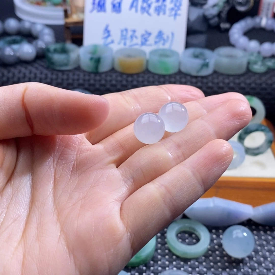 J***s定制翡翠未镶嵌戒指