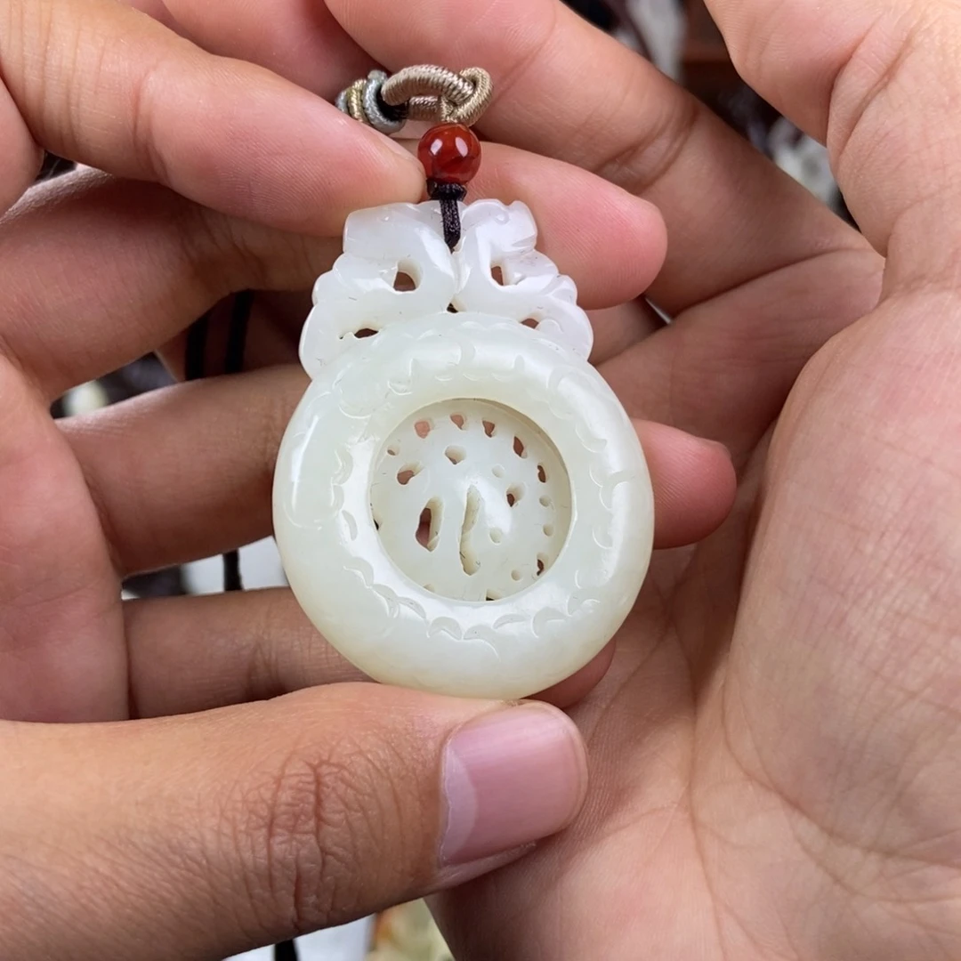 和田玉挂件未镶嵌心**玉