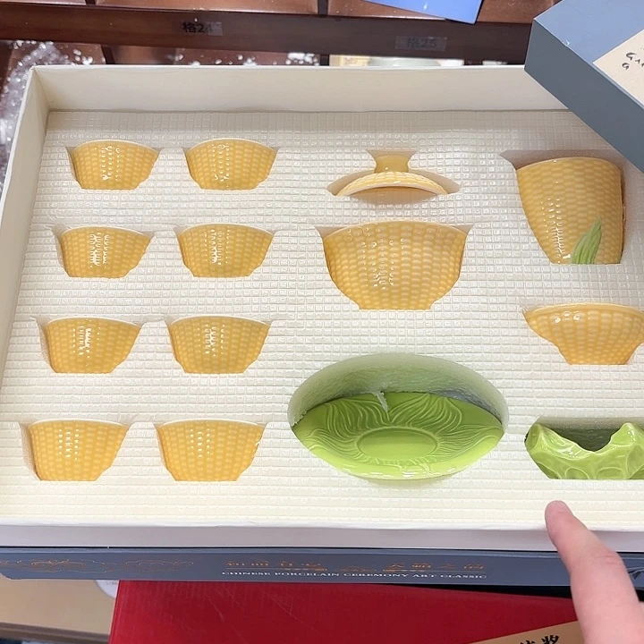 孤品茶具套装等。