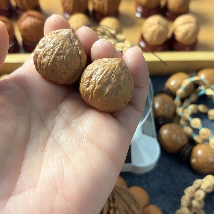 文玩核桃吊坠2*.云朵160