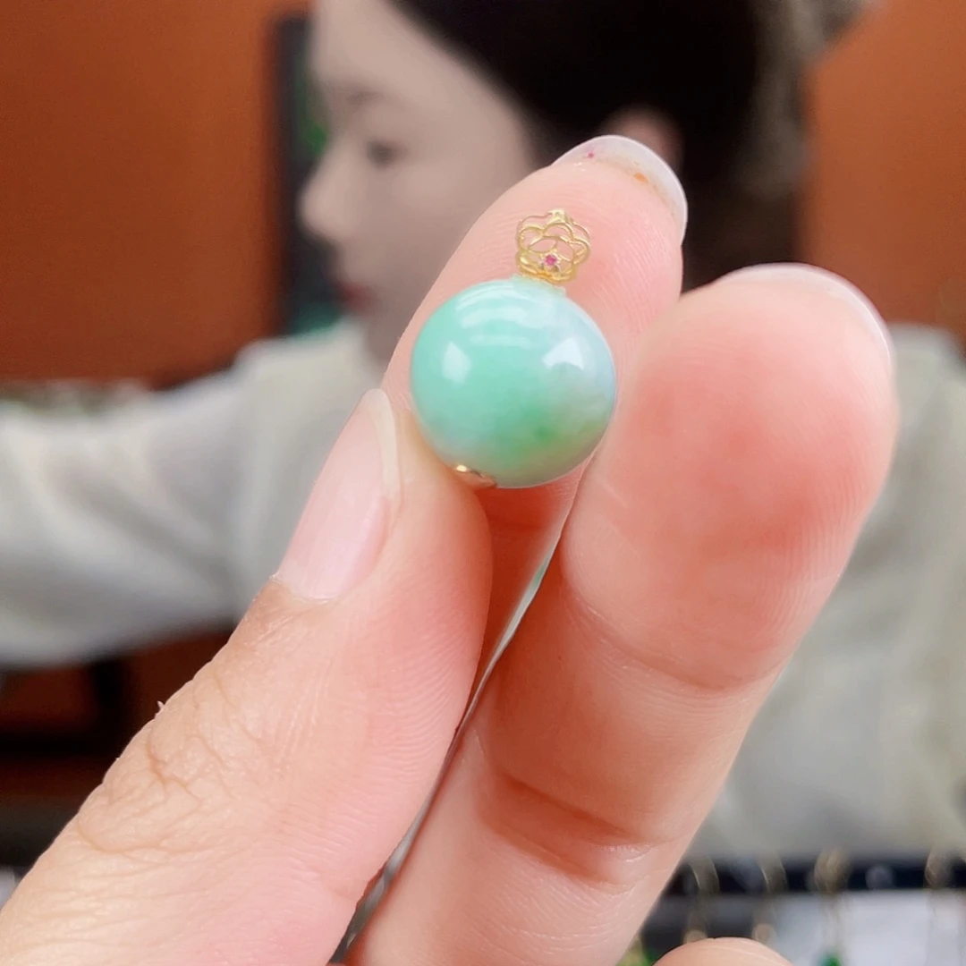 翡翠18K金镶嵌耳饰