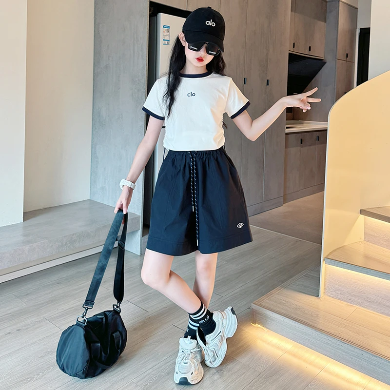 女童夏装套装2025新款儿童洋气短款t恤女大童网红宽松短裤两件套