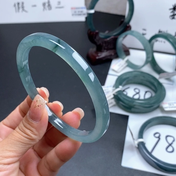 翡翠手镯未镶嵌67尺寸